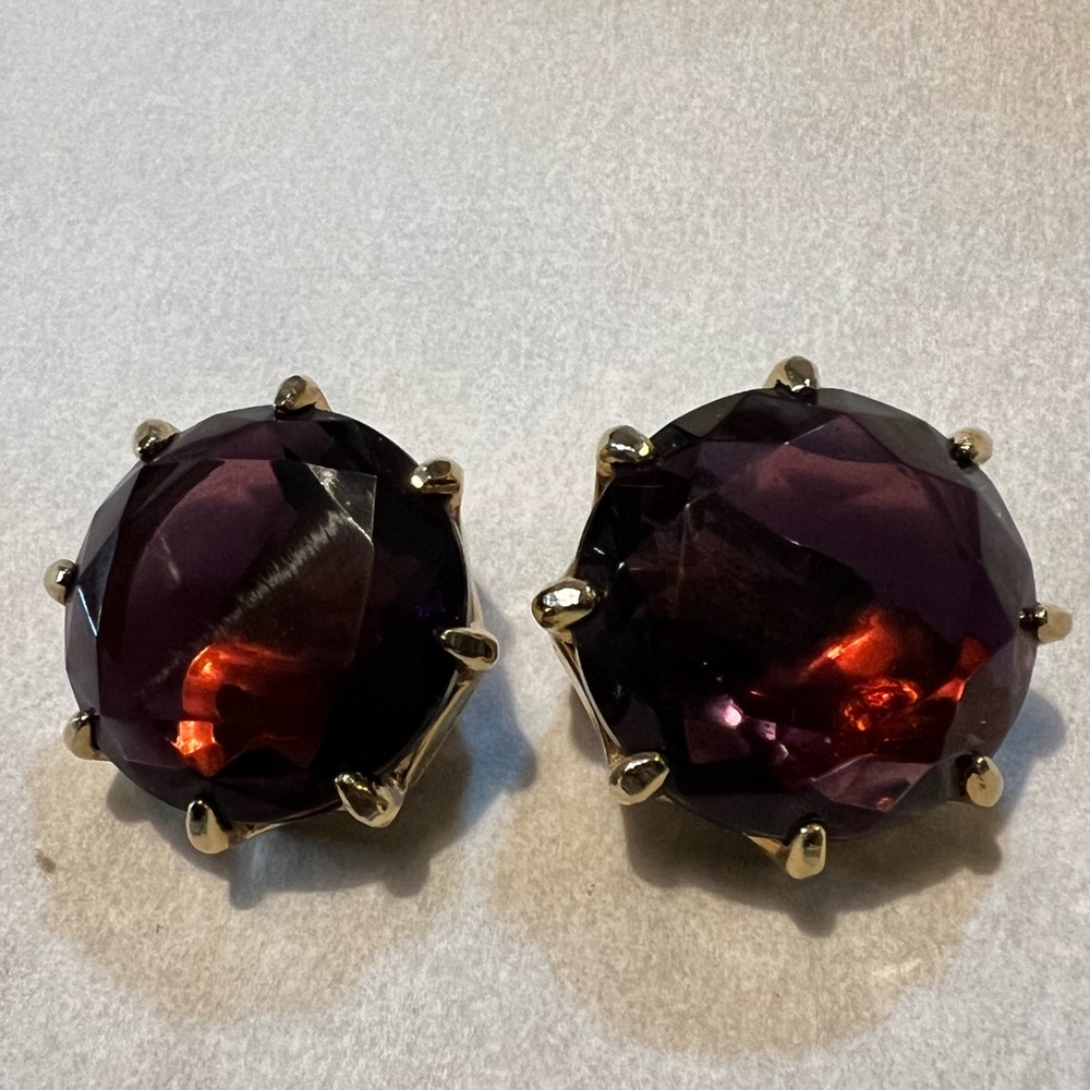Vintage faceted glass burgundy red pronged clip on earrings.